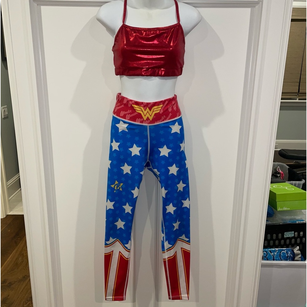 Wonder Woman fusion FG bundle size small leggings medium glitter top